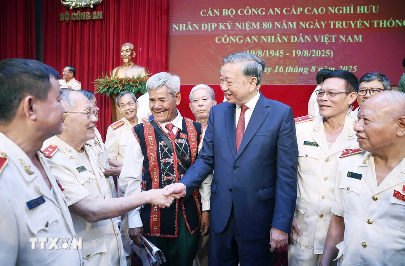 Tổng Bí thư Tô Lâm gặp mặt các cán bộ công an cấp cao nghỉ hưu