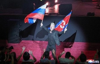 金正恩氏、ロシア流行歌を鑑賞　海外ポップ歌手の公演は異例