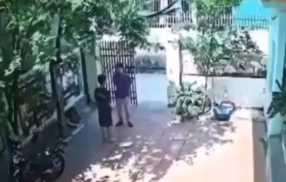 Xôn xao clip thầy giáo đến tận nhà đánh học sinh ở Thanh Hóa
