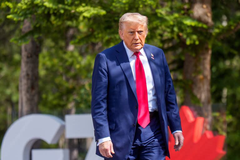El presidente de Estados Unidos, Donald Trump, asiste a la cumbre del G7 el 6 de junio de 2025, en Canadá