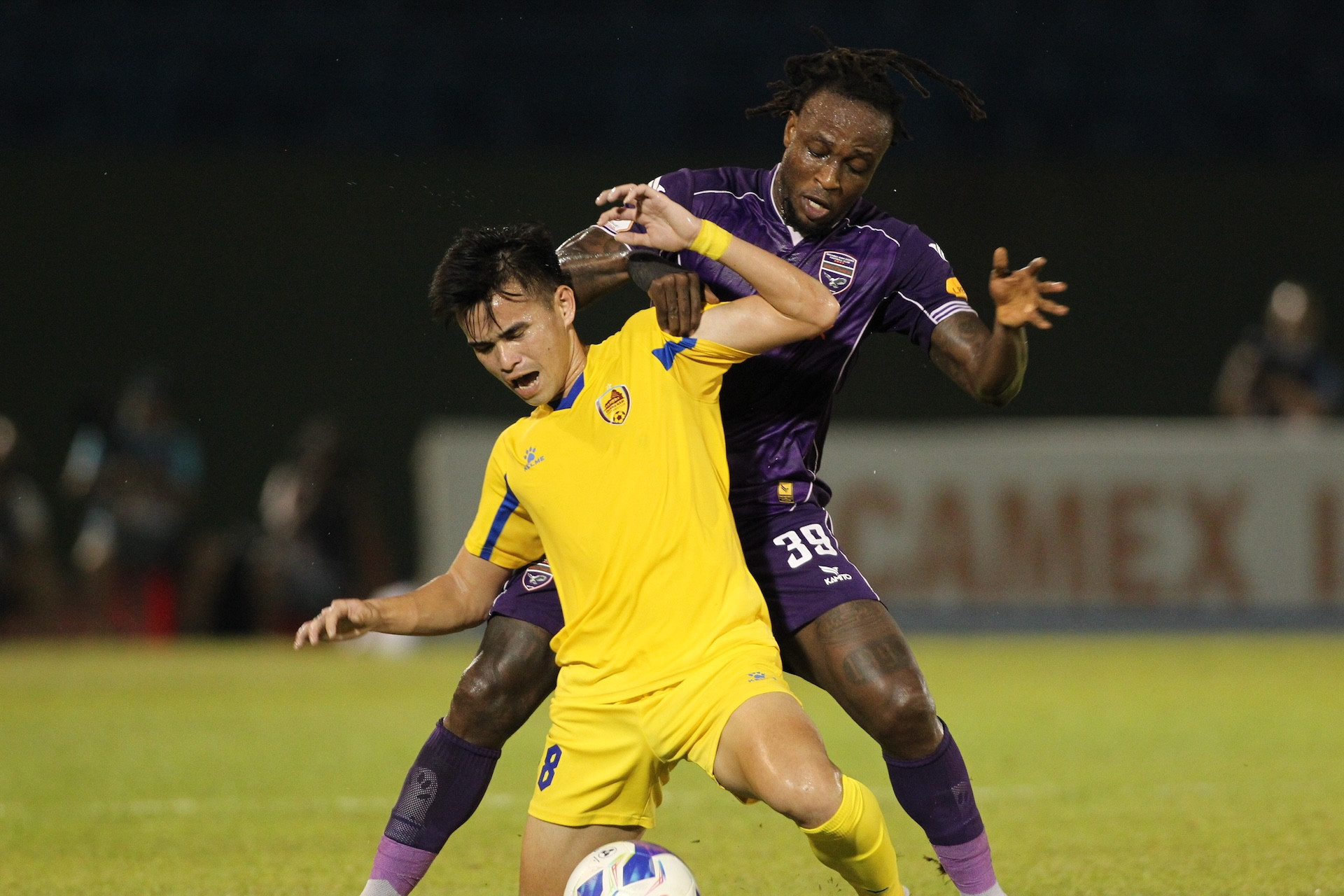 V-League và bài học từ câu chuyện ở Buriam và Thai-League