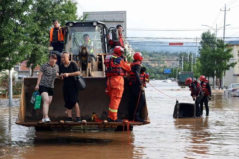北京で豪雨続き30人死亡　8万人超が避難、停電も　新華社報道