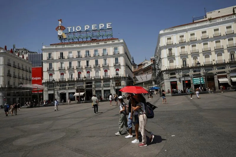 Madrid’s poor neighbourhoods clamour for more trees to cool streets in deadly heatwaves