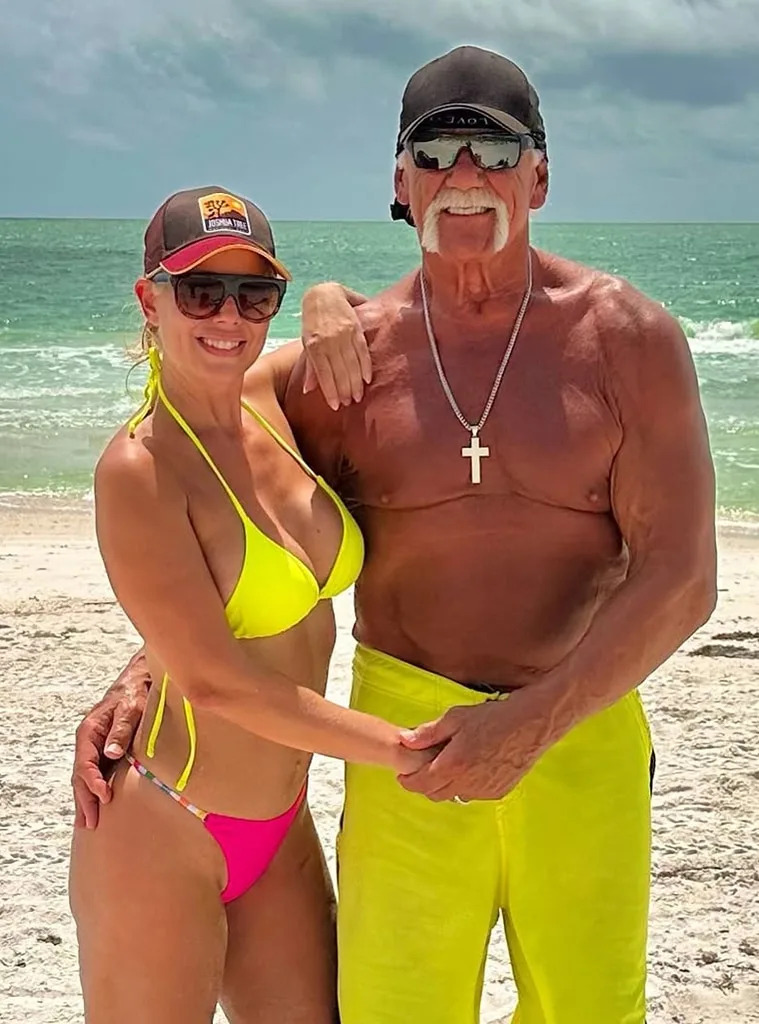 <p>Beach Babes</p>