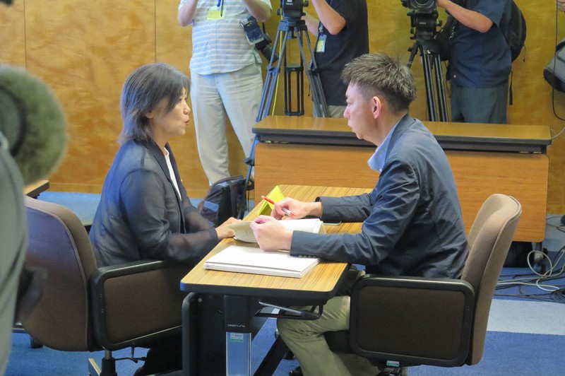 静岡・伊東市長、曖昧な回答目立つ　“チラ見せ”には反論　百条委で