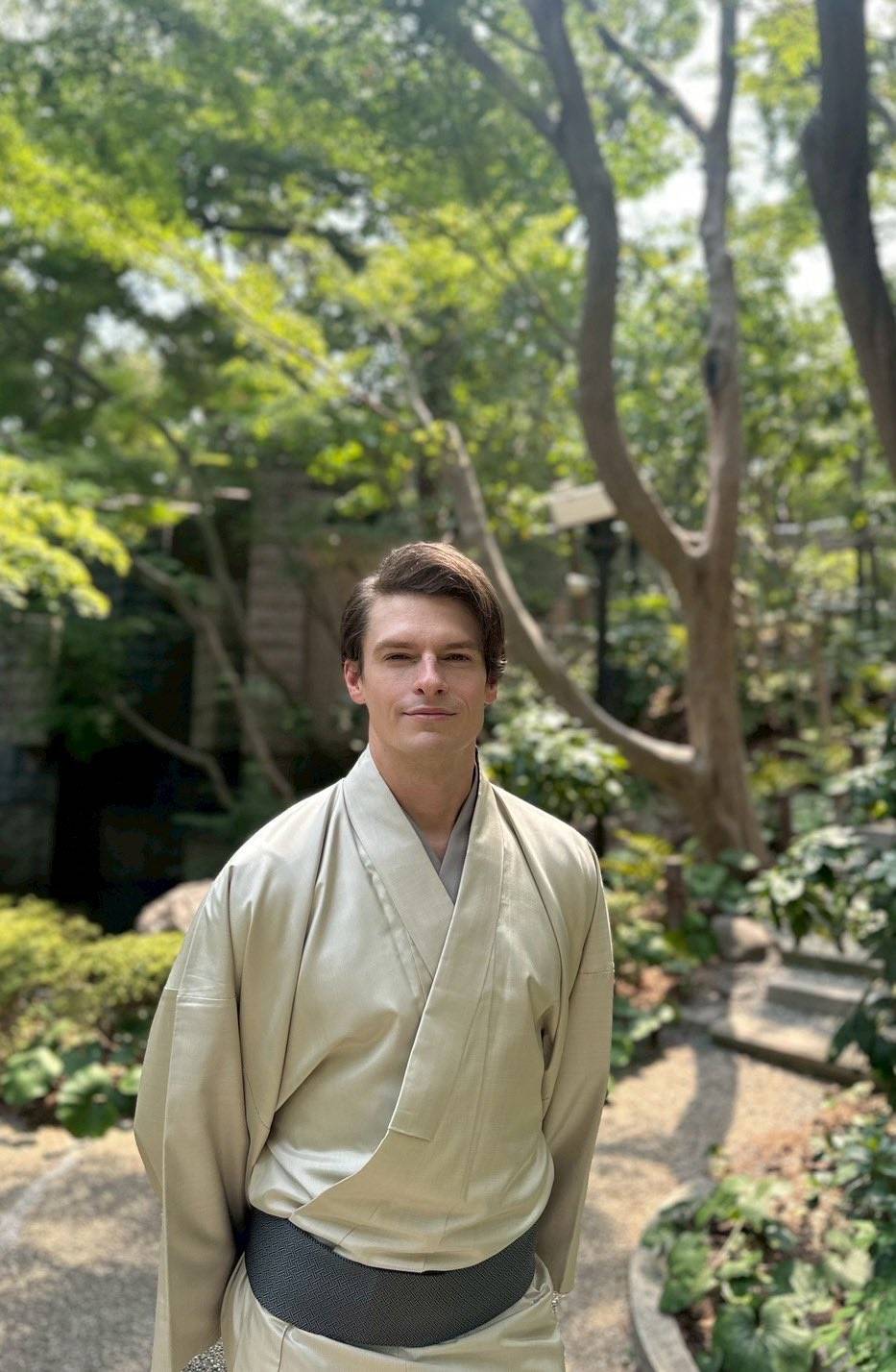 「イケメンすぎて暑さを感じない」37歳〝蒼い目の侍〟庭師・俳優の着物姿に反響続々「着こなしが本当に美しいです」「 目の保養になります」の声