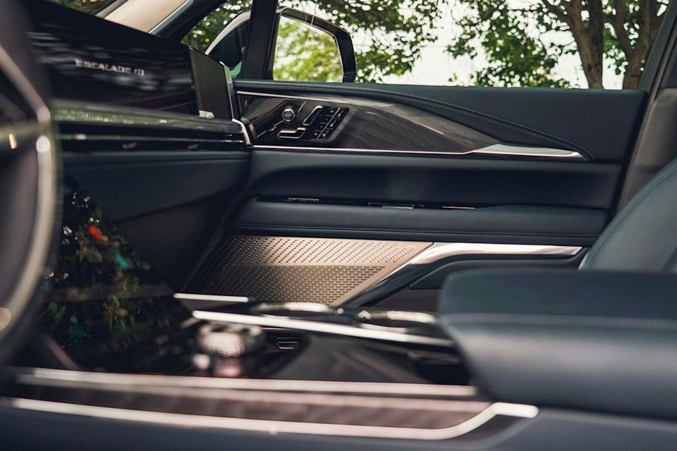 2025 cadillac escalade iq