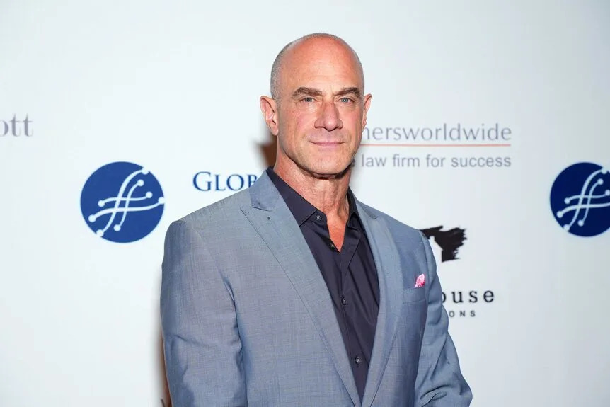 Chris Meloni's Family Members Mistook Early Lyme Disease Signs for This Common Bug