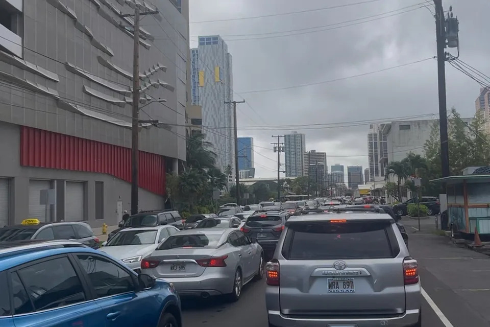 A traffic jam forms in Honolulu as people heed a tsunami evacuation warning that coincided with rush hour following an earthquake in Russia's Far East early on Wednesday (AP)