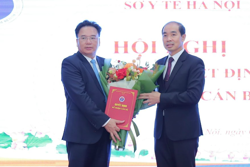 Hai bệnh viện công lập lớn ở Hà Nội có giám đốc, người quản lý mới