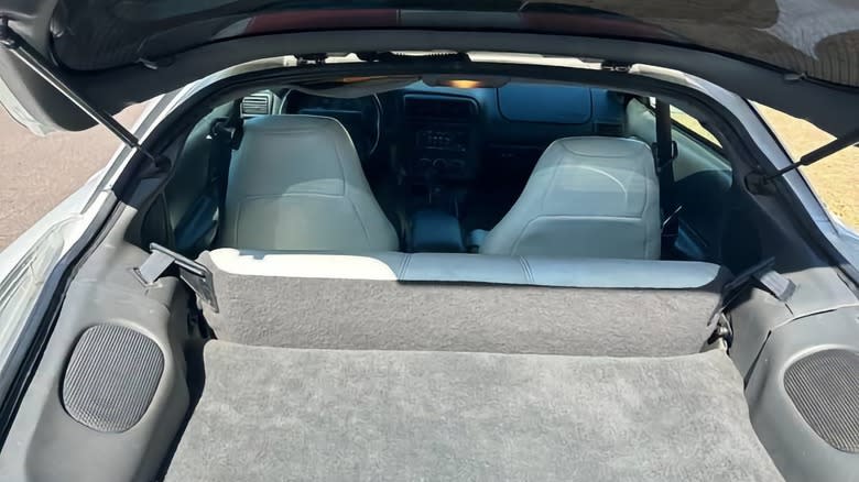1997 Chevy Camaro Z28 30th Anniversary Edition hatch area image