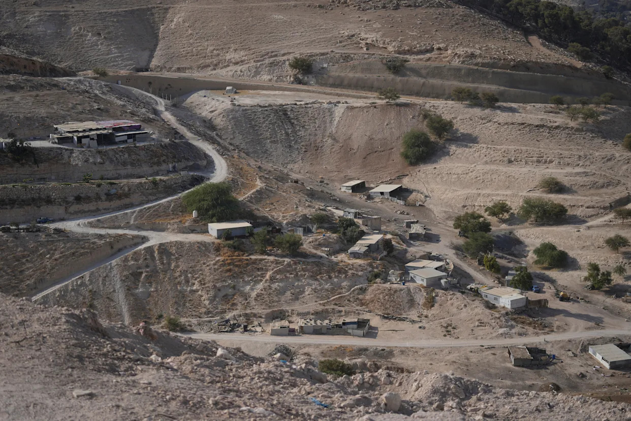 Israel approves illegal settlement plan that would split occupied West Bank