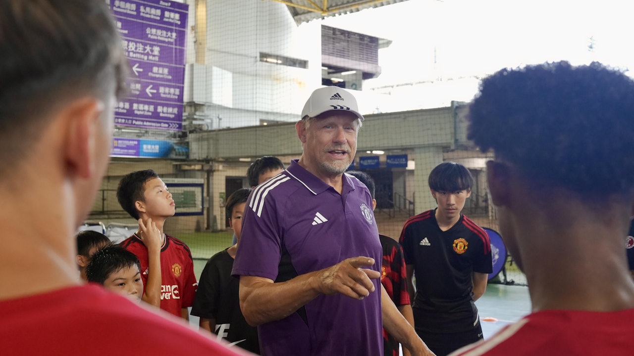 舒米高沙田馬場波地指導U16小將　評曼聯開季敗仗：欠一個卡域克