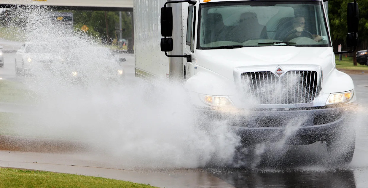Is it illegal to drive in the rain without headlights on? Here's what Oklahoma's law says
