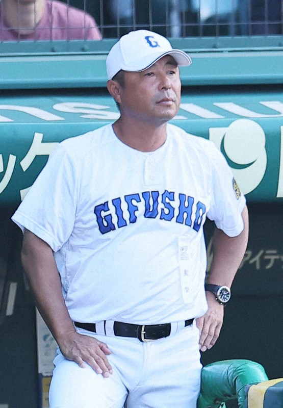 「もう少し花を咲かせたかった」　涙の県岐阜商監督　夏の甲子園
