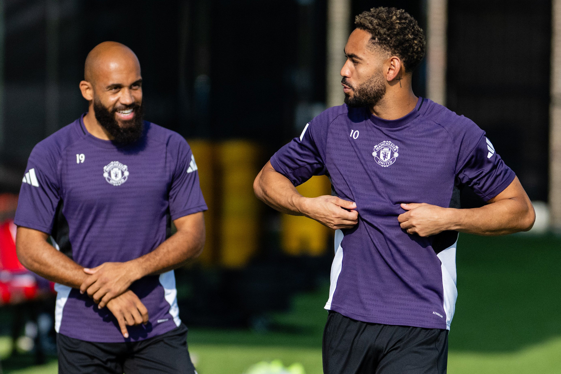 Premier League chuyển nhượng kỷ lục: Đồng tiền nhảy múa