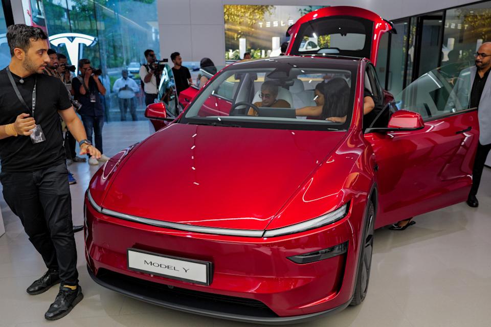 Tesla Will Love China Rival BYD’s Struggles to Expand in Key Market