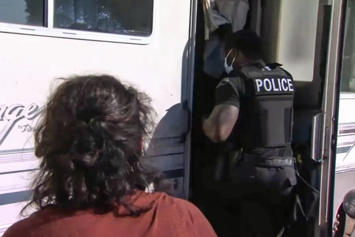 Man's body found in RV as crews clear San Jose encampment