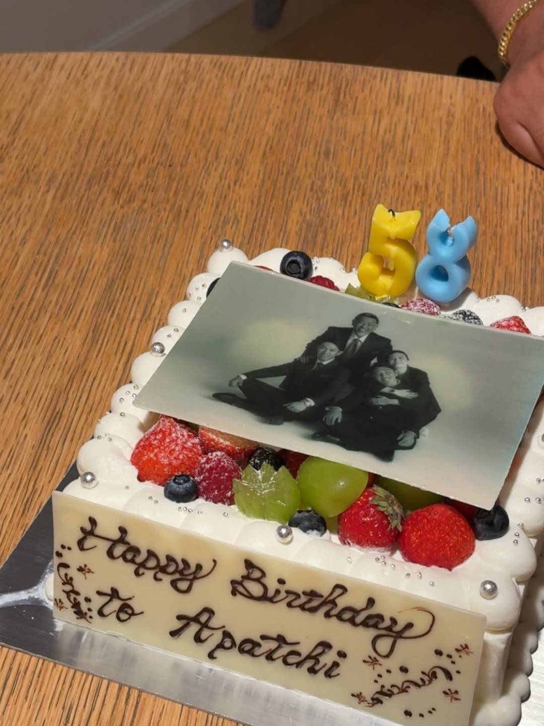 離婚から11年…「球界の番長」58歳誕生日〝家族ショット〟「2度と裏切ったらあかんよ」「幸せ者ですね」」