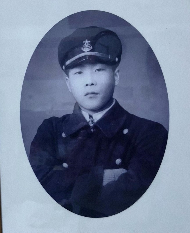 1943年当時の山下和明さん。この後、沖縄の戦地に送られた＝大分県国東市の山下さん方で2025年8月5日午後5時27分、平川昌範撮影
