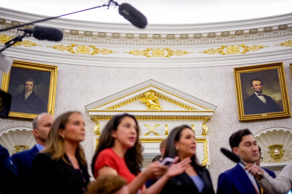 Oval office. (Andrew Harnik / Getty Images)