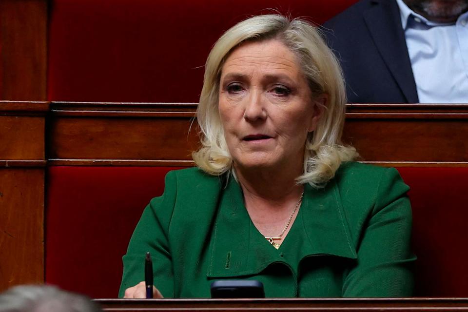 Marine Le Pen photographiée à l’Assemblée nationale le 8 avril (Photo by Thomas SAMSON / AFP)