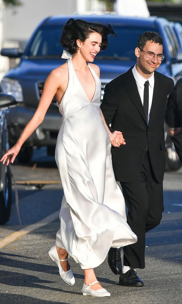 margaret qualley hola 4126