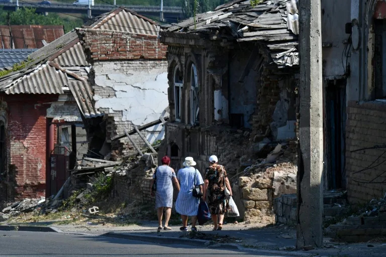 Rebuilding in devastated Mariupol under Russia's thumb