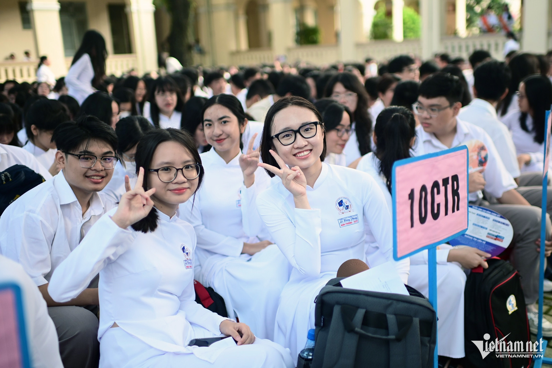 Nhiều trường học ở TPHCM lùi giờ vào lớp của học sinh từ 15-30 phút