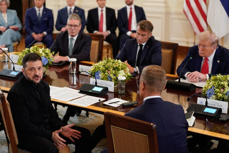 トランプ氏、「プーチン氏は安全の保証に同意」　欧州首脳陣と会談