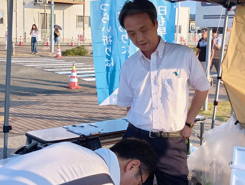 蓮池薫さん、花火会場で署名活動参加　「世論喚起するしかない」