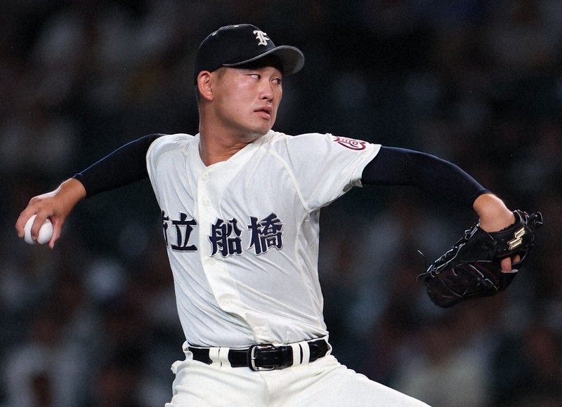 珍しい「両投げ両打ち」　市船橋のエースが登場　夏の甲子園