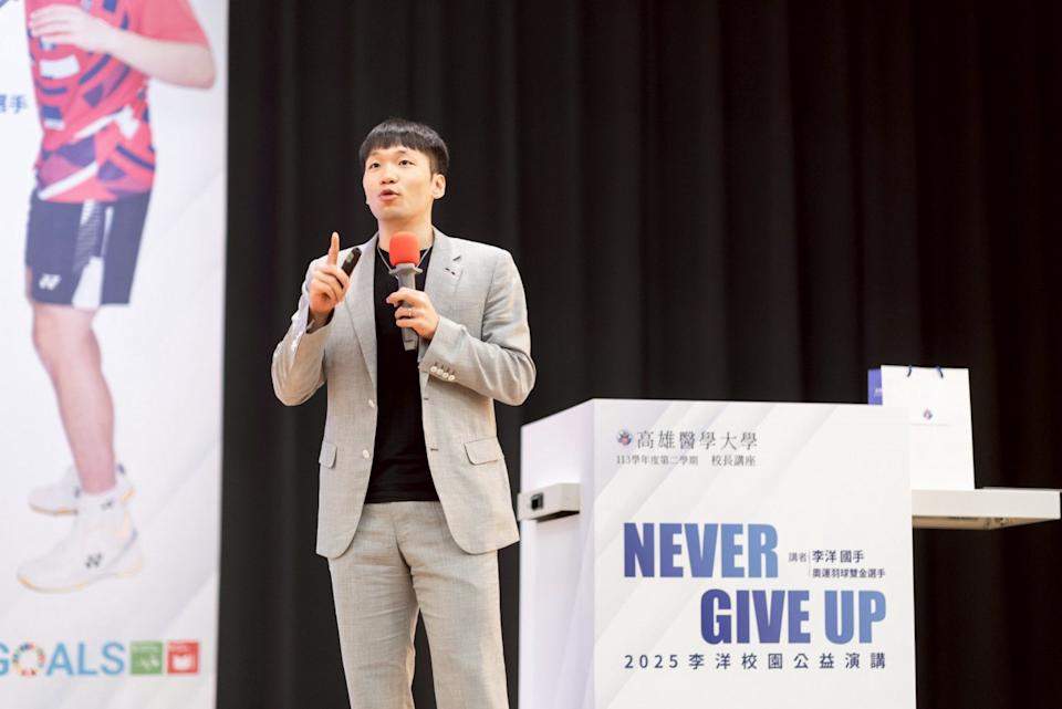 30歲李洋傳任運動部長！曾說想為羽壇盡力、現掌200億做大事…薪水曝光比教書倍增，還能月領25萬