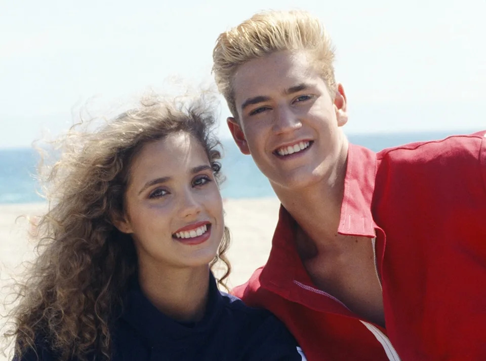 Mark Paul-Gosselaar and Elizabeth Berkley