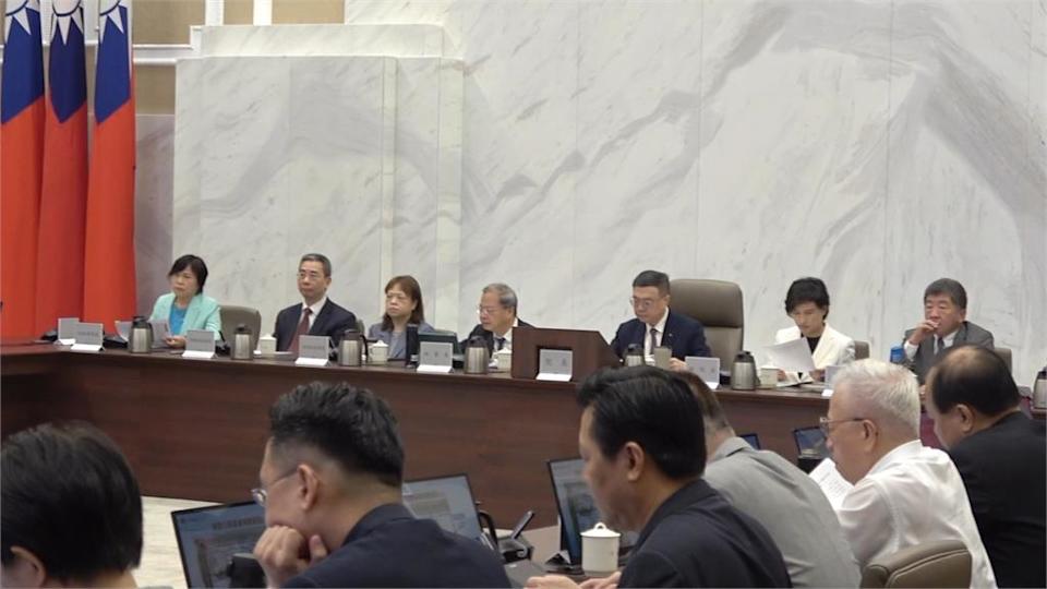 軍公教明年再加薪3%? 普發現金成變數週四拍板