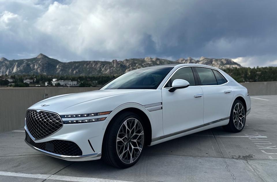 Can This Luxury Sedan Fill An SUV-Shaped Hole For a Family?