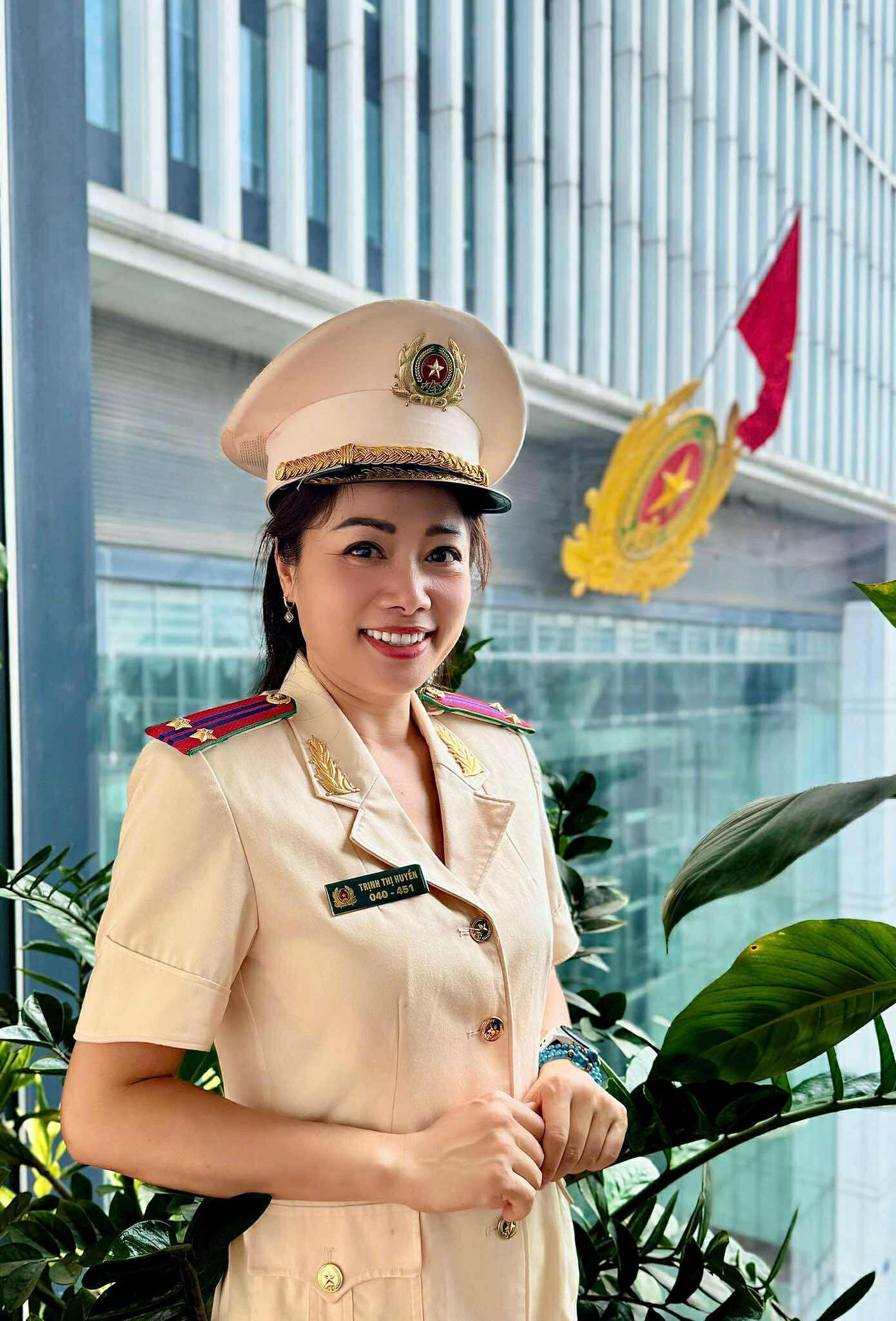 Hạnh phúc muộn màng của diễn viên, trung tá công an Trịnh Huyền