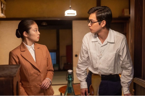 ＜明日のあんぱん＞今田美桜“のぶ”と北村匠海“嵩”は、のど自慢の予選会で歌う原菜乃華“メイコ”を応援する