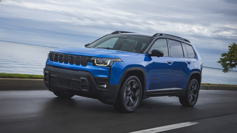 2026 Jeep Cherokee Blends Macho Looks With A Standard 37-MPG Hybrid Powertrain For $36,995