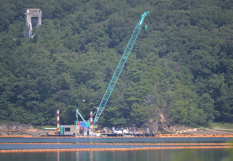 空自T4墜落事故　機体主要部の引き揚げ作業を開始　愛知・犬山