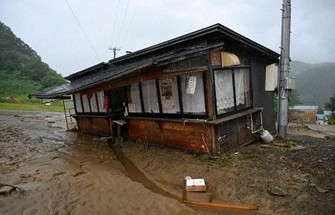 東北北部、土砂災害に警戒　記録的大雨で地盤緩む　気象庁