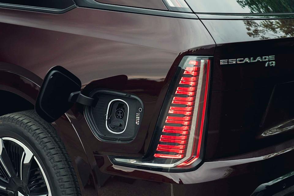 2025 cadillac escalade iq