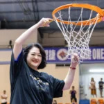 裕隆集團嚴陳莉蓮執行長感念母校於求學階段的栽培與啟發,捐贈文化大學新臺幣一千萬元,設立「嚴陳莉蓮女士助學基金」。