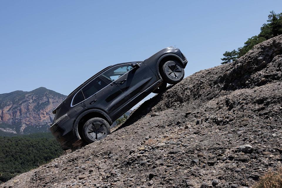 Porsche Cayenne EV protortype review 2025 015