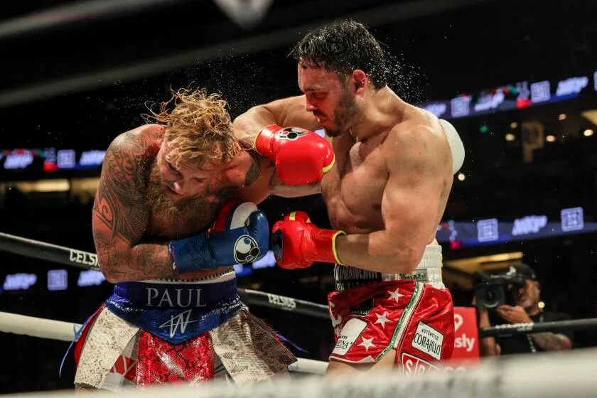 Boxer Julio César Chávez Jr. deported to Mexico