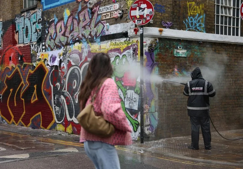 Young women in UK face more strangulation and violent threats, says charity