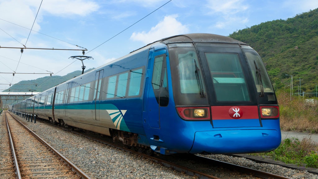 暴雨｜機場快綫往香港站列車服務將延長　尾班車凌晨1時15分開出