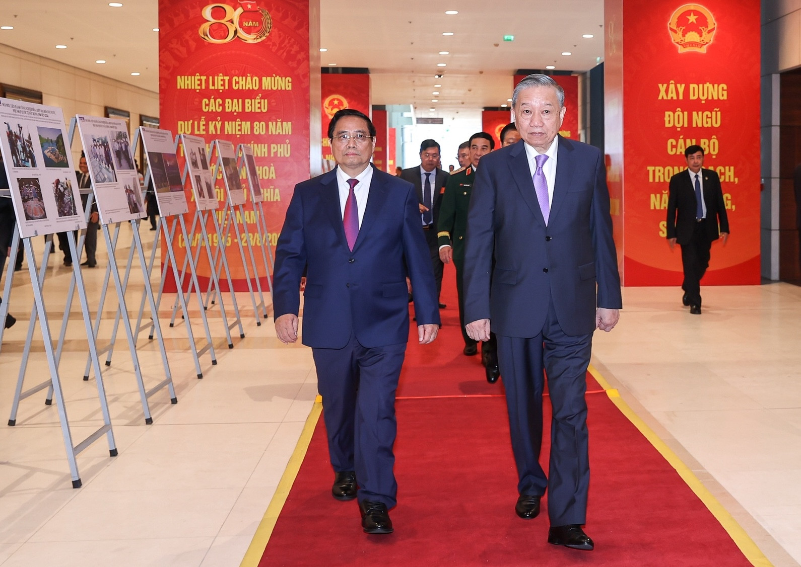 Chính phủ góp phần tạo nên những bước ngoặt 'xoay chuyển tình thế, chuyển đổi trạng thái'