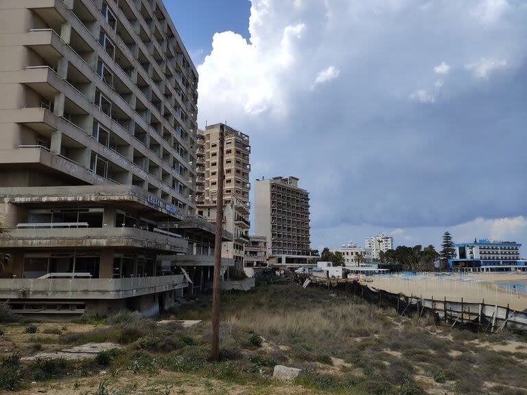 La playa de Varosha se habilitó al turismo internacional, aunque la Vice ministerio de Turismo de Chipre no sugirió visitarlo