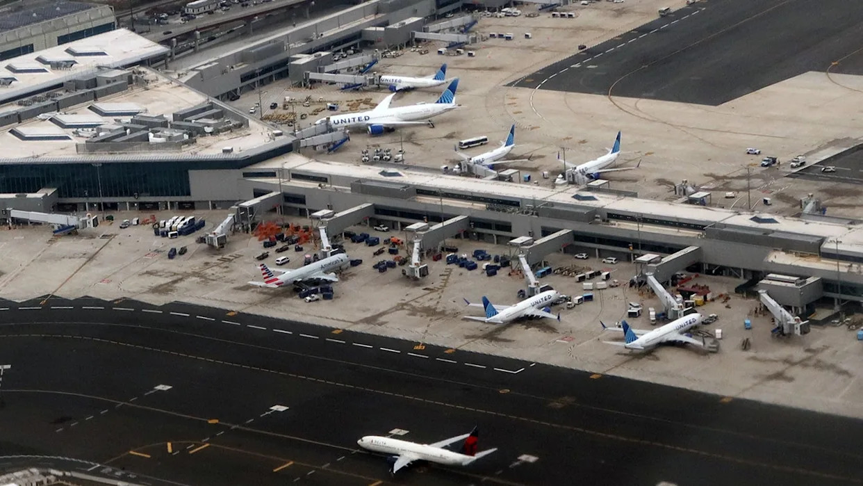 FAA cancels Newark airport ground stop after 'equipment' issue affected radio frequencies